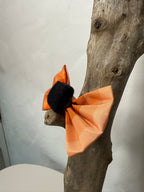 Pajarita a rayas naranja